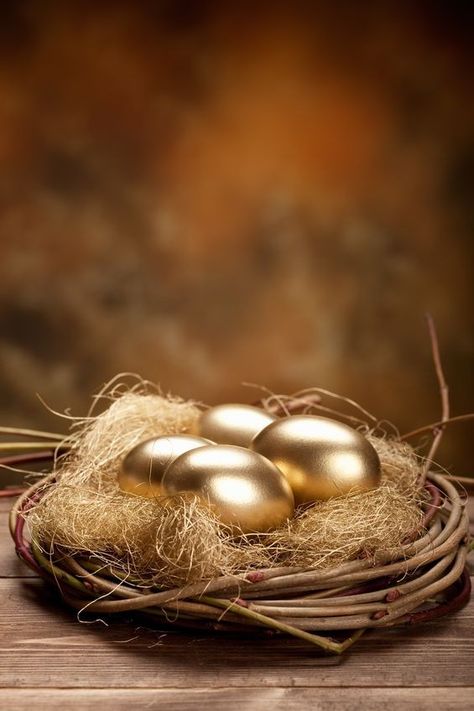 Golden Egg Easter, Golden Egg, Money Pictures, Gold Money, Easter Blessings, About Easter, Easter Art, Easter Time, Easter Table Decorations