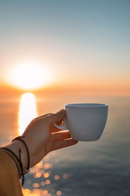 Free photo still life of relaxing coffee... | Free Photo #Freepik #freephoto #drink-cup #coffee-break #coffee #drink-coffee Relaxing Morning, Hating Your Job, Positive Morning, Healthy Morning Routine, Positive Mental Health, Morning Habits, Good Mental Health, A Cup Of Coffee, How To Wake Up Early