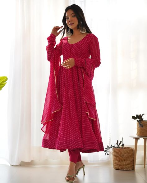 Pink Anarkali Suits, Georgette Anarkali Suits, Patiyala Dress, Pink Anarkali, Lehenga Crop Top, Georgette Anarkali, Gown With Dupatta, Rani Pink, Lehenga Choli Wedding