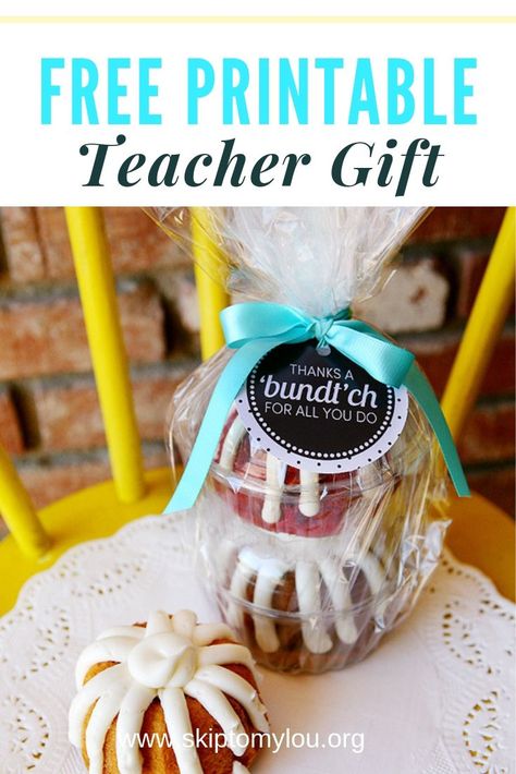 This adorable printable teacher gift is the easiest teacher gift you can find! Your teacher will love this sweet treat! Come grab the free tag today! #teacherappreciation #freeprintables #teacherappreciationgifts Sweet Treat Ideas For Teachers, Sweet Treat Teacher Appreciation, Teacher Appreciation Sweet Treat Ideas, Printable Teacher Appreciation, Easy Teacher Gifts, Affordable Christmas Gifts, Teacher Appreciation Printables, Teacher Gift Tags, Appreciation Printable