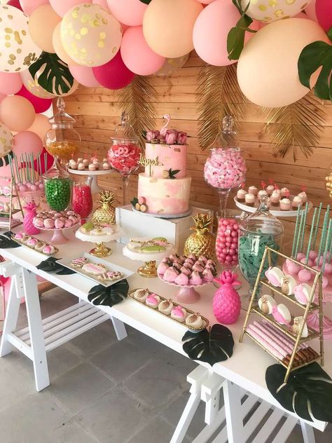 Fancy Flamingo Party, Pink Luau Party Ideas, Pink Flamingo Baby Shower Ideas, Flamingo Themed Party Decoration, Tropical Baby Shower Ideas, Tropisk Fest, Hawaiian Baby Showers, Balloons Cake, Flamingo Baby Shower