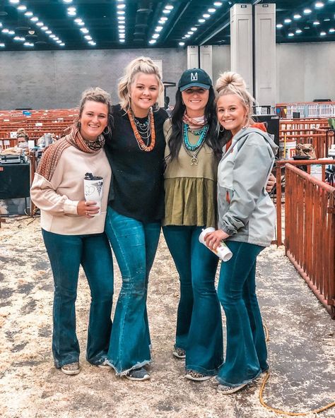 Kimes Ranch Outfit, Steer Show Outfits, Stock Show Outfits Cattle, Stock Show Mom Outfits, Livestock Show Outfits Cattle, Show Outfits, Livestock Judging Outfits, Cattle Show Outfits, Livestock Show Outfits