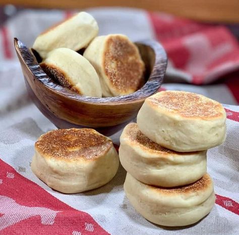 Crunchy, tangy, and so easy to make...these Sourdough English Muffins will bring a smile to your face and another use for your sourdough starter discard! Discard English Muffins, Sourdough English Muffin Recipe, Sourdough Starter Discard, Sourdough English Muffins, English Muffin Pizza, English Muffin Recipes, Homemade English Muffins, Making Sourdough Bread, Sourdough Starter Discard Recipe