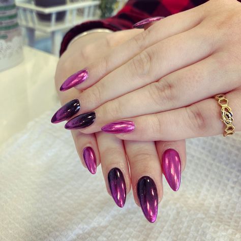 Black Nails Pink Chrome, Pink Chrome And Black Nails, Black With Pink Chrome Nails, Black Pink Chrome Nails, Black Nails With Pink Chrome, Dark Pink And Black Nails, Black And Pink Chrome Nails, Black Metallic Nails, Nails Inspiration 2022