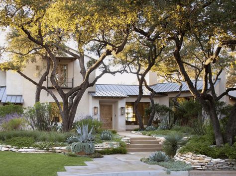 Texas Landscaping, Water Wise Landscaping, Drought Tolerant Landscape, Drought Tolerant Plants, House Landscape, Interior Stylist, Spanish Style, Drought Tolerant, Home Tour