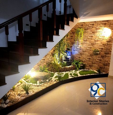 Steps Under Design, Designs For Under Staircase, Indoor Garden Under Staircase, Home Steps Design Indoor, Under Stair Design Ideas, Designs Under Staircase, Decoration Under Stairs Interior Design, Under Staircase Wall Decor, Garden Below Staircase