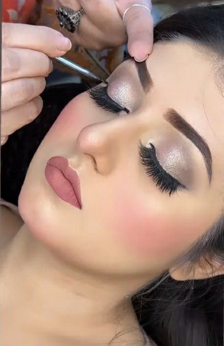 Party Makeup Asian, Party Makeup Blue Eyes, Blue Party Makeup, Party Makeup Looks Indian, Pakistani Party Makeup, Party Makeup For Indian Wedding, Makeup For Party Night, Makeup Look For Party, Makeup Looks Pakistani