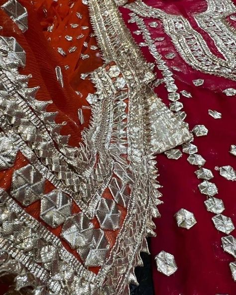 Gota Work Kurti, Gotta Patti Suits Pakistani, Gotta Patti Suits, Handwork Designs, Gota Embroidery, Ladies Sangeet, Dupatta Design, Suits Pakistani, Mehndi Dresses