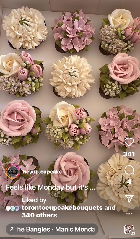 Winter Floral Cupcakes, Cookie Decorations, Cupcakes Birthday, Cupcake Decoration, Floral Cupcakes, Winter Floral, Wedding Cupcakes, Birthday Cupcakes, Cupcakes Decoration