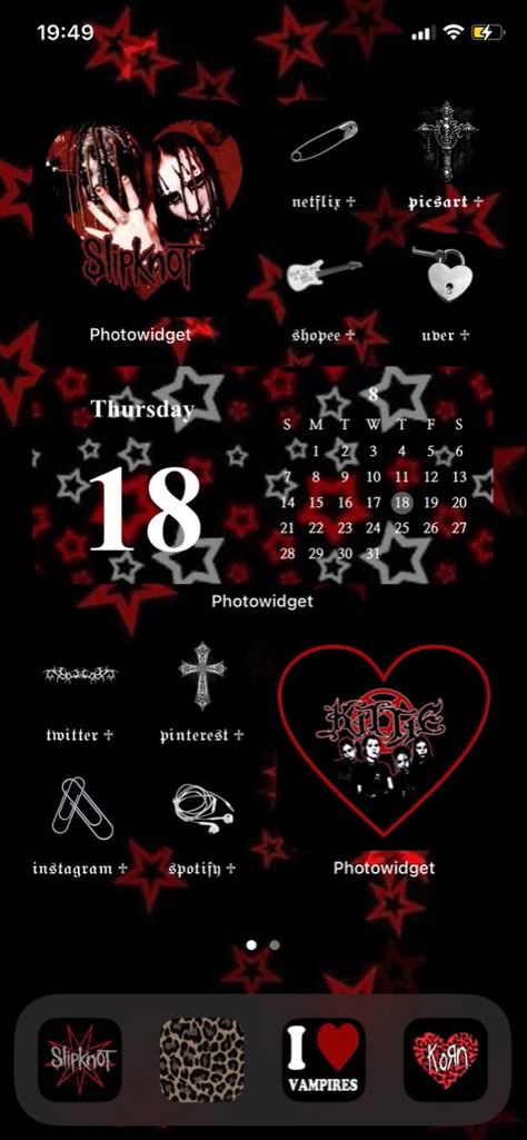 Metal Goth Aesthetic, Goth Phone Widgets, Mall Goth Wallpaper Iphone, Emo Lockscreen Wallpaper, Mall Goth Background, Goth Ios Layout, Mall Goth Icons, Emo Ios Layout, Slipknot Homescreen