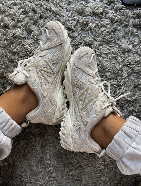 New Balance 610 , grises, gris, grey, beige New Balance 610, Pretty Shoes Sneakers, Grey Beige, September 17, Pretty Shoes, New Balance, Shoes Sneakers, I Love, Sneakers