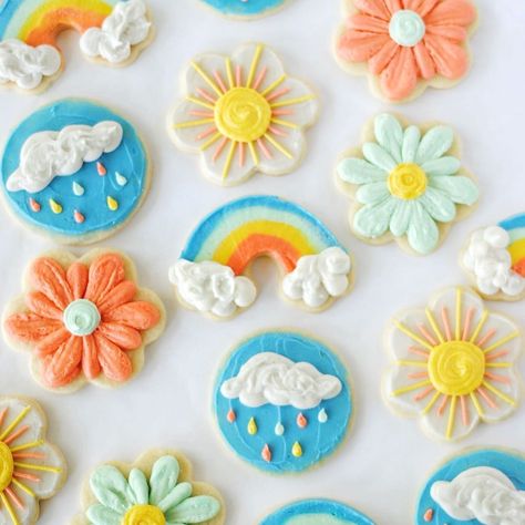 April Cookies Decorated, April Showers Bring May Flowers Cookies, April Showers Birthday Party, Spring Buttercream Cookies, April Cookies, Decorator Frosting, Rainbow Cookies, Iced Sugar Cookies, Cute Baking