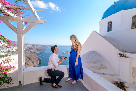 Greece Proposal, Santorini Proposal, Greece Proposal Santorini, Santorini Greece Couple Goals, Couples In Santorini, Couple In Santorini, Shotgun Wedding, Greece Santorini, Engagement Inspo