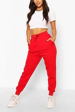 Red Jogging Pants Outfit, Sweat Suits Outfits, Cute Sweatpants Outfit, Drawings Tutorials, Sweats Outfit, Cute Sweatpants, Man Pants, Old Outfits, Women Jogger Pants