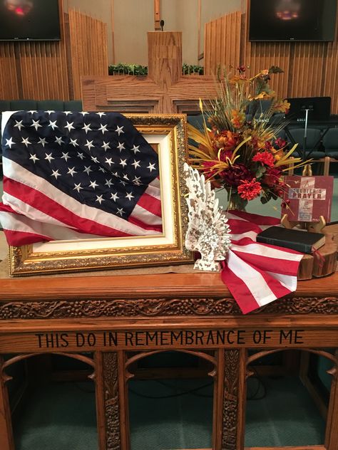 Veteran Decorating Ideas, Patriotic Church Decor, Veterans Dinner Decorations, Memorial Day Church Decorations, Memorial Day Church Altar Decorations, Veteran Flag Display Ideas, Church Table Decorations, Veterans Day Table Display, Church Platform Decor Ideas