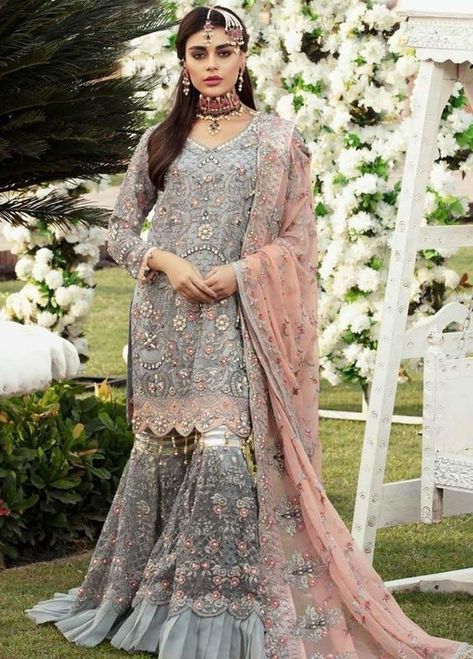 Ditch The Usual Bridal Outfits For These Gorgeous Sharara Suit Designs Sharara Suit Designs, Dress Designs For Girls, Pakistani Bridal Dress, Miroslava Duma, Indian Salwar Kameez, Pakistani Wedding Dress, Sharara Suit, Desi Clothes, Chiffon Collection