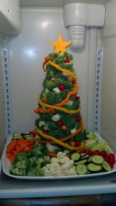 Veggie Tree Christmas, Christmas Tree Veggie Platter, Healthy Christmas Appetizers, Veggie Christmas Tree, Christmas Tree Veggie Tray, Christmas Veggie, Xmas Appetizers, Christmas Veggie Tray, Veggie Christmas