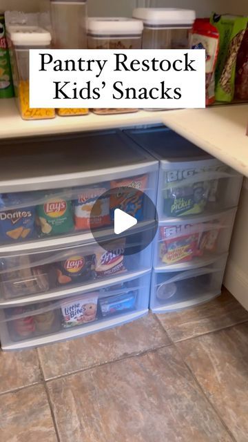 Melissa - Home Inspiration on Instagram: "I’ve been using these storage drawers for the kids snacks since they were little! They’re easy for grab and go! @fritolay @littlebitessnacks @popsecretpop @jifbrand @motts #pantryrestock #kidssnacks #organizedpantry #momlife #momsofinsta #fyp #trendingsongs #sterilitenation" Cabinet Snack Storage Ideas, Crisp Packet Storage Ideas, Pantry Organization For Kids' Snacks, Cheap Kids Snacks, Crisps Storage Ideas, Kitchen Snack Storage Ideas, Snack Organization Ideas Small Space, Snack Storage Ideas No Pantry, Kids Pantry Snacks