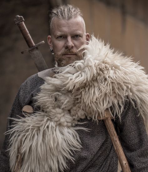 Swedish Genealogy, Viking Witch, Swedish Vikings, Vikings History Channel, Ancient Swords Vikings, Viking Museum, Historical Viking, Sweden History The Vikings, Human Genome