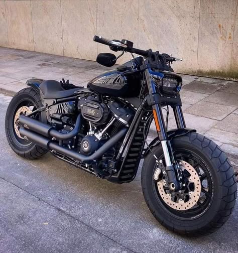 Fat Bob Custom, Harley Fat Bob, Dyna Super Glide Sport, Harley Davidson Dyna Super Glide, Motos Bobber, Harley Davidson Fat Bob, Bobber Motorcycles, Motorcycles Helmets, Custom Motorcycles Harley