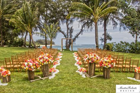 Wedding Pictures Beach, Tropical Wedding Venue, Wedding Arch Rental, Wedding Reception Chairs, Summer Wedding Venues, Wedding Ceremony Chairs, Tropical Wedding Theme, Hawaii Beach Wedding, Wedding Venues Hawaii