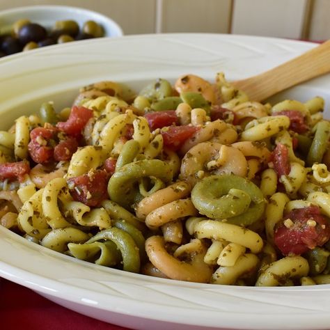 pesto tomato trottole pasta feature insta 0153 Trottole Pasta Recipes, Trottole Pasta, Plain Pasta, Canning Diced Tomatoes, Pasta Soup, Roasted Nuts, Toasted Pine Nuts, Pesto Recipe, Tomato Pasta