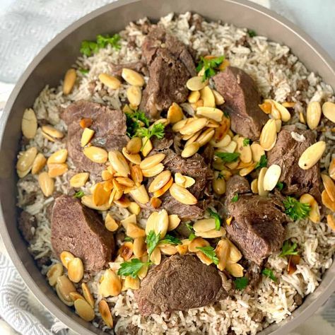 Rice With Ground Beef, Rice With Meat, Lebanese Rice, Middle Eastern Rice, Rice And Meat, Beef Shanks, Iranian Dishes, Ground Beef And Rice, Spiced Rice