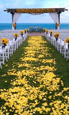 So colorful a Sunflower Wedding over the ocean.  Yellow, green, blue and white looks so nice. Sunflower Wedding Decorations, Yellow Wedding Theme, Sunflower Themed Wedding, Rustic Wedding Decorations, Wedding Themes Summer, Wedding Flower Decorations, Yellow Wedding, Sunflower Wedding, Wedding Aisle