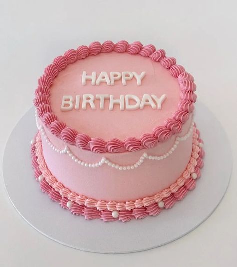 22 Unique Vintage Cake Ideas For A Memorable Birthday Party. - The Perfect Cake Idea Birthday Cake Women Simple, Easy Pink Cake Decorating Ideas, Pink Birthday Cake Decorations, Vintage Cakes Birthday Aesthetic, Simple Small Cake, Cake Vintage Aesthetic, Pink Cake Decorating Ideas, Simple Birthday Cakes For Women, Simple Pink Birthday Cake