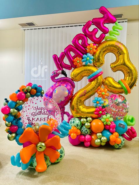 Tropical Balloon Bouquet, Mind Craft, Beautiful Balloons, Balloon Crafts, Balloon Ideas, It S My Birthday, Custom Balloons, Rental Decorating, Balloon Bouquet