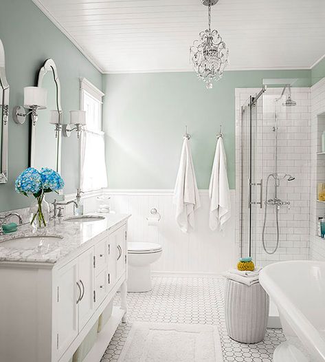 Subtle yet stunning is the name of the color combination in this bathroom. Makeover Kamar Mandi, Desain Pantry, Budget Bathroom Remodel, Bathroom Color Schemes, Cottage Bathroom, Bathroom Color, Bad Design, Upstairs Bathrooms, Dream Bathrooms