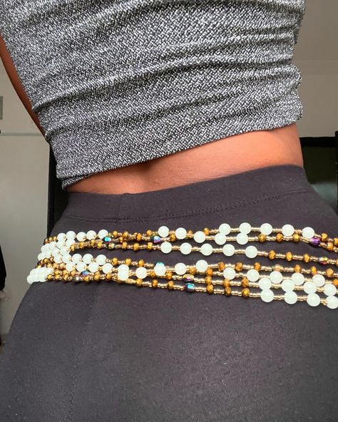 Another Saturday is upon us 🛒 We sell different designs of beaded accessories you can shop from. ✨Kindly scroll through our page, send a DM or text us on WhatsApp +2347087089797 for more enquiries✨ #accsbyanusvelte #handmade #waistbeads #anklets #waistbeadsinlagos #waistbeadinvictoriaisland #waistbeadsinVI #waistbeadsinlekki #waistbeadsforsale #waistbeadsets #waistbeadsforallsizes #crystalwaistbeads #waistbeadsofinstagram #waistbeadsoftheday African Anklets, Victoria Island, African Artwork, Beads For Sale, Waist Beads, Beaded Accessories, Anklets, Beads, Crystals