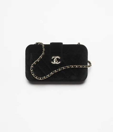 Clutches of the Fall-Winter 2024/25 collection: Evening Bag, velvet & gold-tone metal, black on the CHANEL official website. Rare Designer Bags, Chanel Clutch, Chanel Watch, Fashion Chanel, Chanel Official, Chanel Official Website, Winter 2024, Gold Tone Metal, Evening Bags