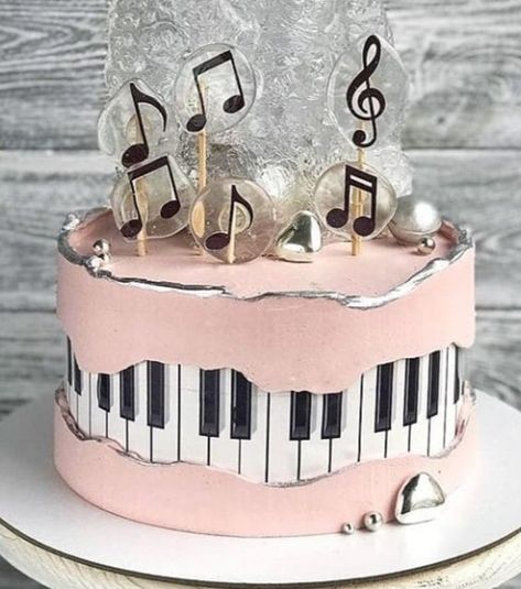 Music Birthday Cakes, Bolo Musical, Music Themed Cakes, Piano Cakes, Music Cakes, Patisserie Fine, Music Cake, Cake Wrecks, Piano Keys