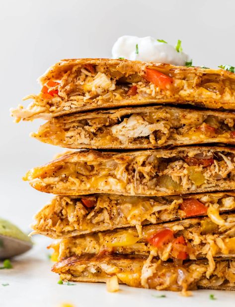 Chicken Quesadilla Recipe – WellPlated.com Authentic Mexican Shredded Chicken, Shredded Chicken Quesadilla Recipe, Poulet Tikka Masala, Quesadilla Recipes Easy, Braised Chicken Breast, Mexican Shredded Chicken, Chicken Quesadilla Recipe, Buffalo Chicken Wraps, Quesadilla Recipe