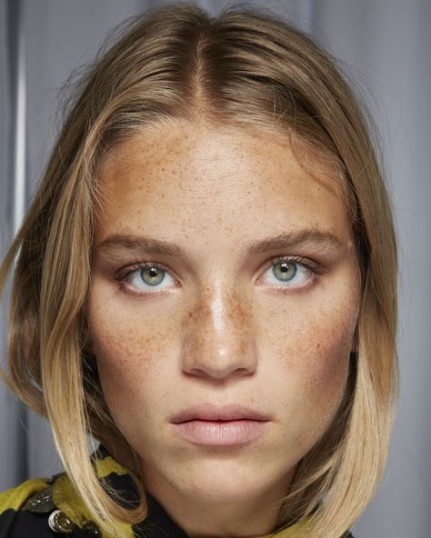 Eyebrow Trends, Clemence Poesy, Fashion Week Backstage, Frida Gustavsson, Edita Vilkeviciute, Fashion Make Up, Toni Garrn, Josephine Skriver, Black Eyeliner