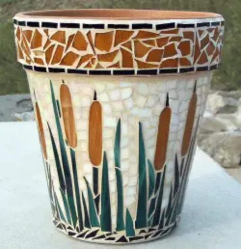 47 DIY Mosaic Art Ideas and Kits Mosaic Planters, Mosaic Birdbath, Mosaic Pots, Mosaic Flower Pots, Mosaic Garden Art, Mosaic Birds, Mosaic Stained, Mosaic Art Projects, Mosaic Tile Art