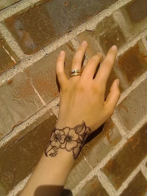 Drawing by Alicia Dyson.  Would you like this drawn on your wrist with Henna? Let me know! Flower Arm Cuff, Henna Wrist, Dragon Henna, Small Henna Designs, Wrist Henna, Cute Henna Tattoos, Jagua Tattoo, Small Henna, Henna Designs Wrist