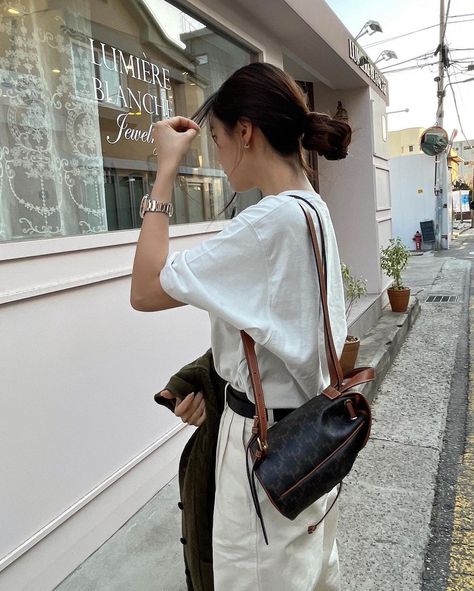 Celine Bag Outfit, Backpack Outfit, Luxury Bags Collection, T Ara, Bag Outfit, Big Bag, Celine Bag, Small Backpack, Big Bags