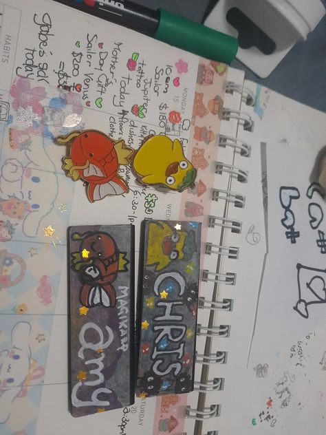 I like drawing like to challenge myself doing small drawings on name tags here's Amy's and Chris name tag #pokemon #magikarp #soots #starbucksnametags Chris Name, Starbucks Name, Pokemon Magikarp, Random Drawings, Like Drawing, Small Drawings, Sailor Venus, Challenge Me, Name Tag