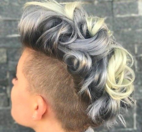 19 Best Female Mohawk Hairstyles Sick Hairstyles, Mohawk Hairstyles For Girls, Female Mohawk, Mohawk Hair, Mohawk Hairstyles For Women, Braided Mohawk Hairstyles, Shaved Hair Women, Undercut Styles, Half Shaved Hair