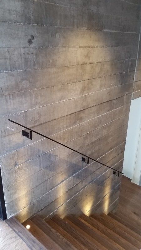 Concrete wall, timber stairs Interior Concrete Wall, Concrete Finish Texture, Textured Walls Interior, Concrete Finish Wall, Concrete Wall Finish, Concrete Panels Interior, Wall Finishing Ideas, Concrete Bathrooms, Feature Stairs