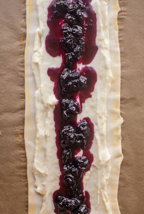 Lemon Blueberry Phyllo, Blueberry Hand Pies With Puff Pastry, Blackberry Cream Cheese Puff Pastry, Blueberry Strudel Recipes, Blueberry Cream Cheese Danish Puff Pastry, Lemon Blueberry Danish, Blueberry Cream Cheese Puff Pastry Recipes, Puff Pastry Recipes Blueberries, Blueberry Cream Cheese Pastry