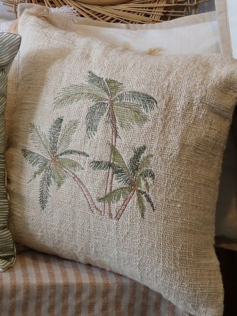 mybaliliving - Etsy España Vacation Home Interior, Coastal Boho Interior, Bohemian Beach House, Coastal Decorative Pillows, Farmhouse Beach House, Palm Embroidery, Beach House Hotel, Beachy Pillows, Beach Theme Pillows