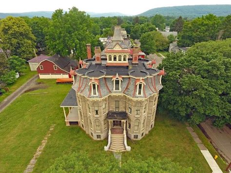 Inside Fixer-Upper 41-Room New York Mansion for Sale Under $100,000 Real Estate Facts, Abandoned Mansion For Sale, New York Mansion, York Castle, Poo Poo, Historical Homes, Pee Pee, Abandoned Mansion, Stone Facade