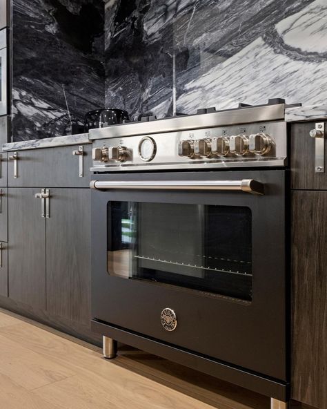 Masculine Minimalism, Bertazzoni Kitchen, Freestanding Oven, Freestanding Cooker, Kitchen Room Design, Kitchen Inspo, Wall Oven, Double Wall Oven, Neoclassical