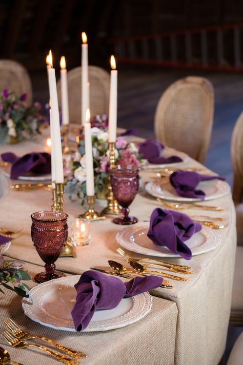 Wedding Venues Purple And Gold, Good And Purple Wedding, Purple And Gold Wedding Table Settings, Pink And Purple Wedding Table Decor, Gold Purple Wedding Theme, Dark Purple Table Setting, Lavender Flower Arrangements Vase, Purple Table Cloth Wedding, Purple Tablecloth Wedding