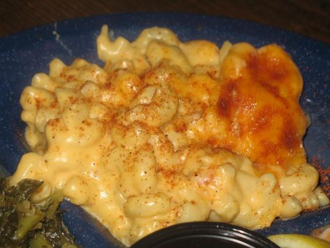 Dinosaur BBQ Macaroni and Cheese | The Virtual Weber Bulletin Board Bbq Mac And Cheese Recipe, Pork Chop Supreme Recipe, Bbq Mac And Cheese, Dinosaur Bbq, Skillet Lasagna, Bar B Que, Bbq Restaurant, Green Pepper, Mac Cheese