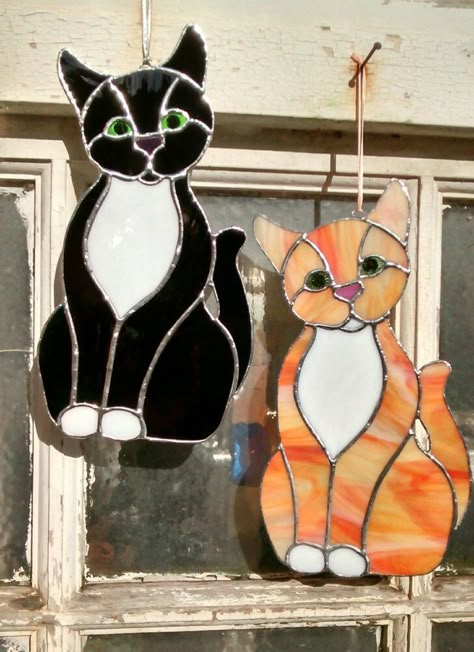 Kat Diy, Cat Stain, Stained Glass Patterns Free, Stained Glass Birds, Wine Glass Art, Glass Art Projects, Stained Glass Ornaments, Stained Glass Suncatchers, Stained Glass Diy