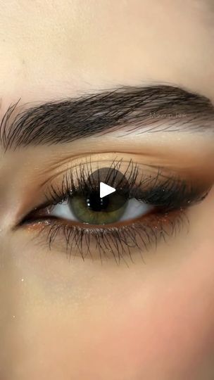 Eyeshows Looks Step By Step, Hazelnut Eyes, Hazel Eyes, Beauty Expert, Eye Makeup Tutorial, Hazelnut, Makeup Ideas, Natural Makeup, Beauty Tips